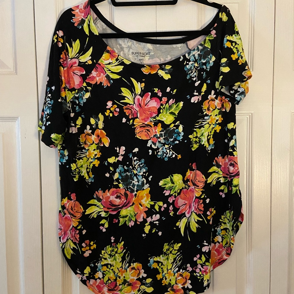 Supreme Women's Floral Black Top